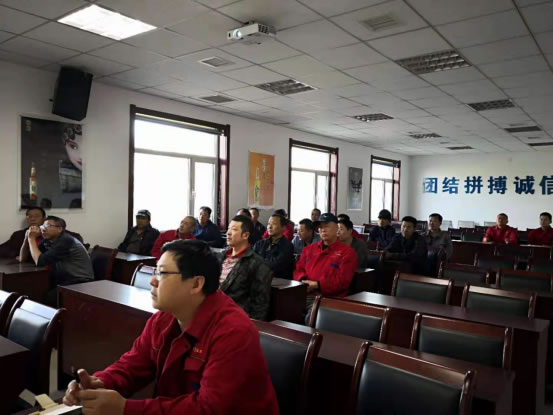 九星鈦材料（遼寧）有限公司公司高層組織成品車間進(jìn)行業(yè)務(wù)培訓(xùn)并開(kāi)展安全教育活動(dòng)